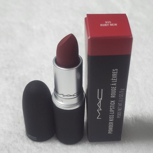 MAC Powder Kiss lipstick color - Ruby New 935 - Picture 5 of 10